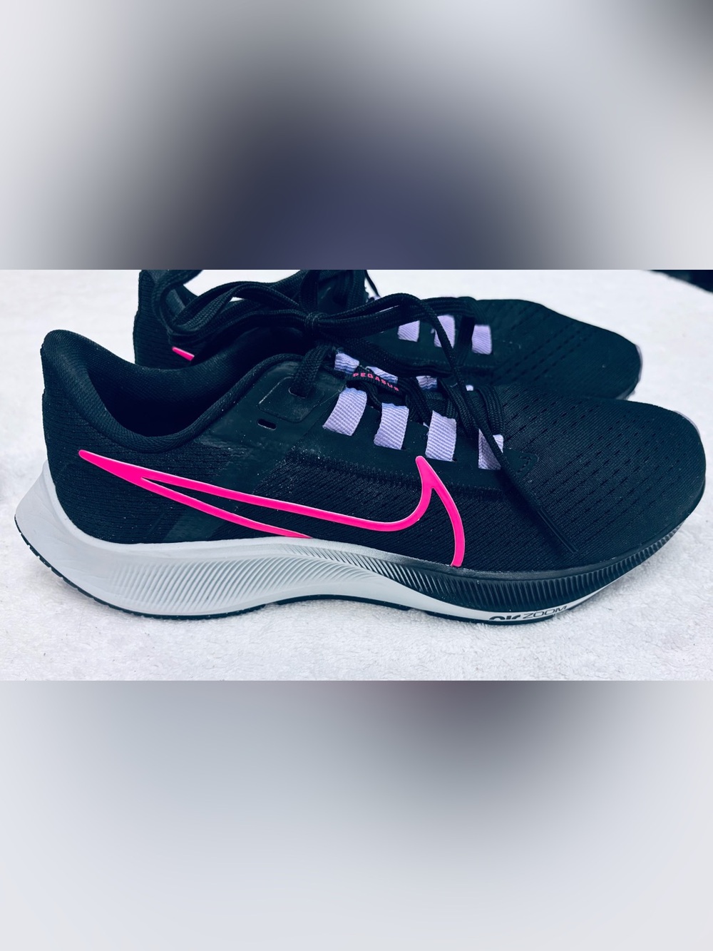 Almost Brand New Nike Air Zoom Pegasus 38 - size 7.5 Women’s - box 17A
